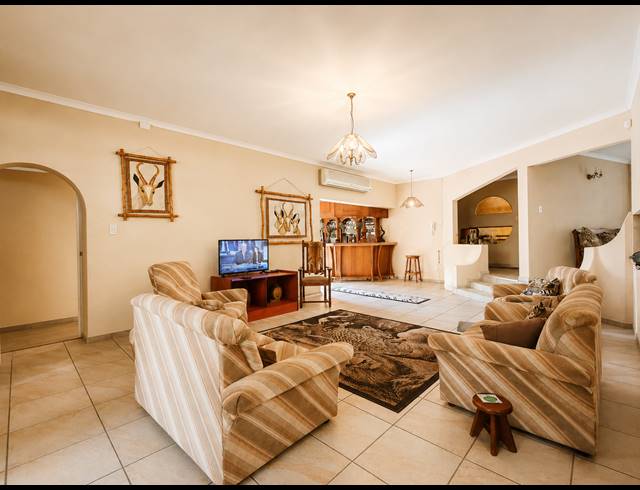 3 BEDROOM HOUSE FOR SALE IN THREE RIVERS EAST